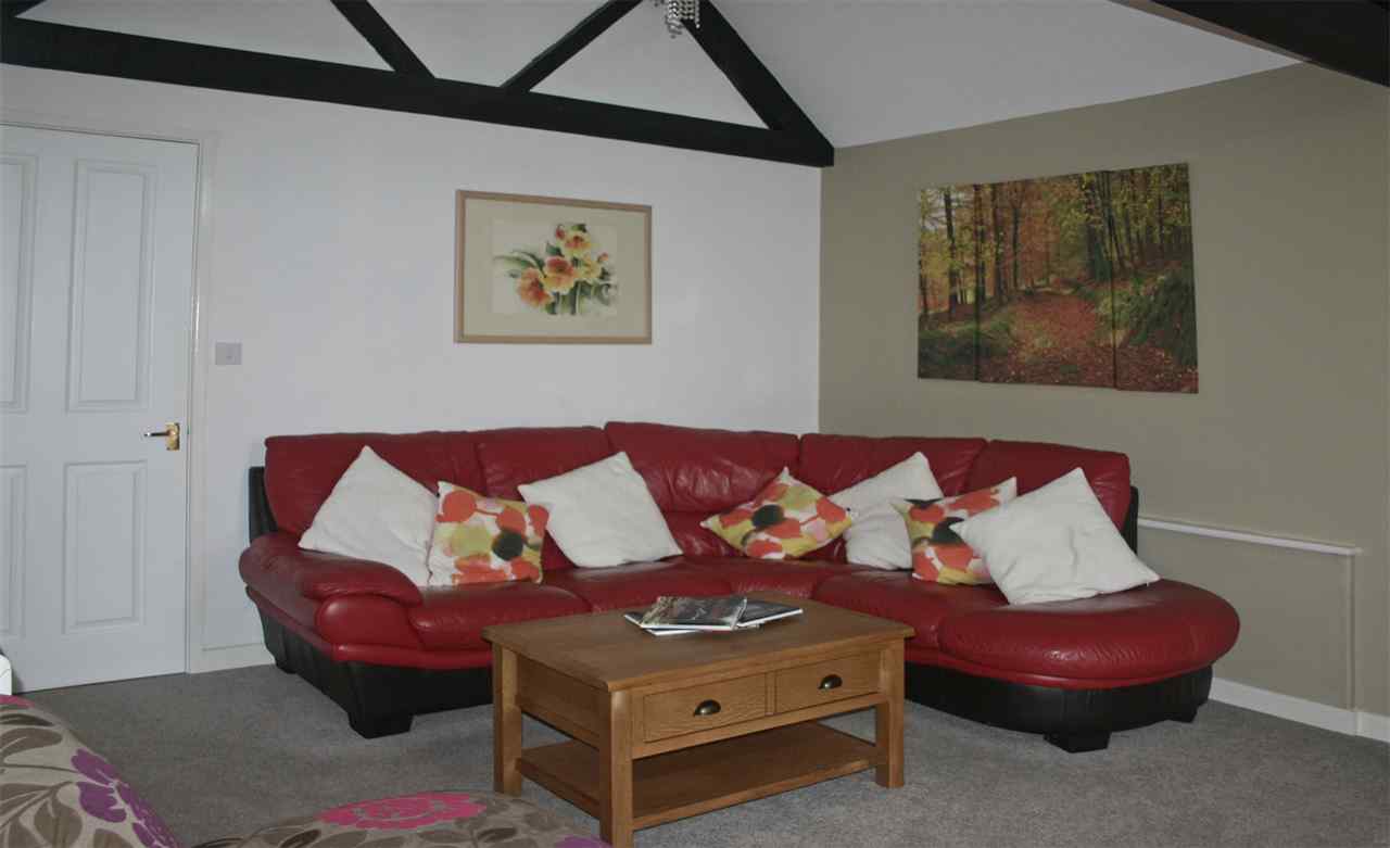 resized-2349823-sitting room.jpg